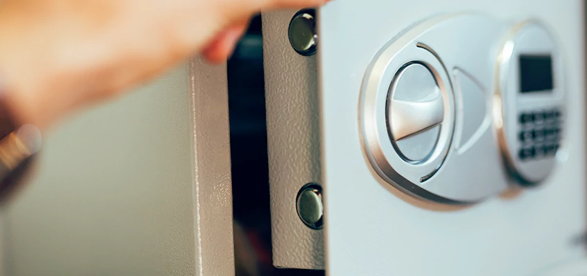 Fingerprint Safe Openers in Monterey, CA