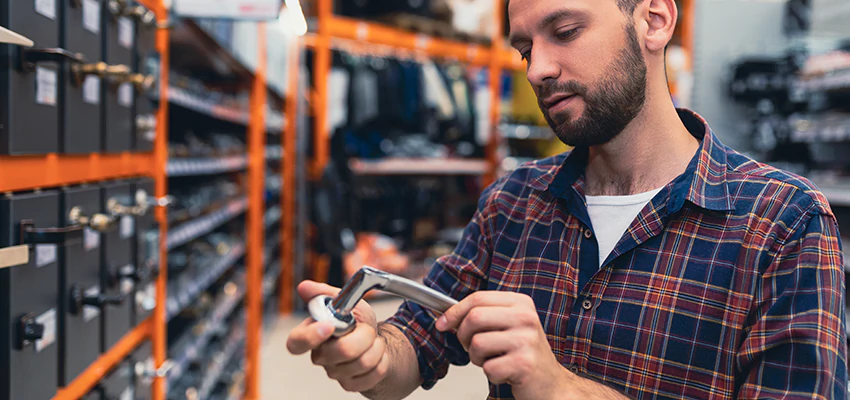 Locksmith For Retail Stores Lockout Services in Monterey, California
